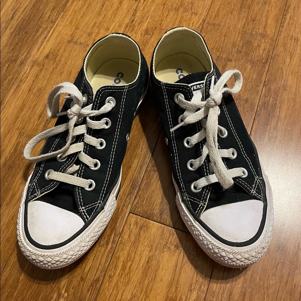 Women’s Converse Size 6
